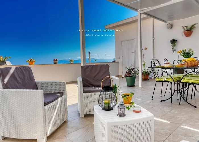 Casa Dei Coralli Panoramic Sea View Centro Storico By Sicily Solutions * Castellammare del Golfo