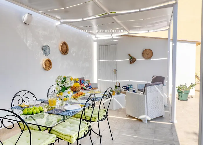 Prázdninový dům Casa Dei Coralli Panoramic Sea View Centro Storico By Sicily Solutions